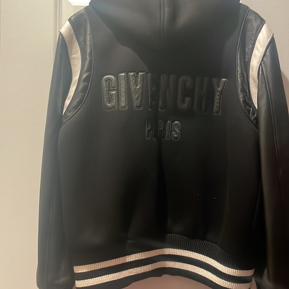 Mens authentic givenchy jacket sm - Picture 2 of 5